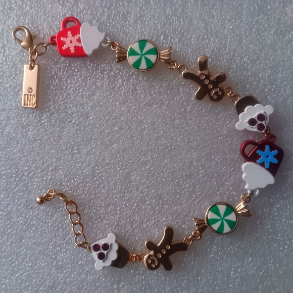 GINGERBREAD MAN CHARM BRACELET - Picture 3 of 3